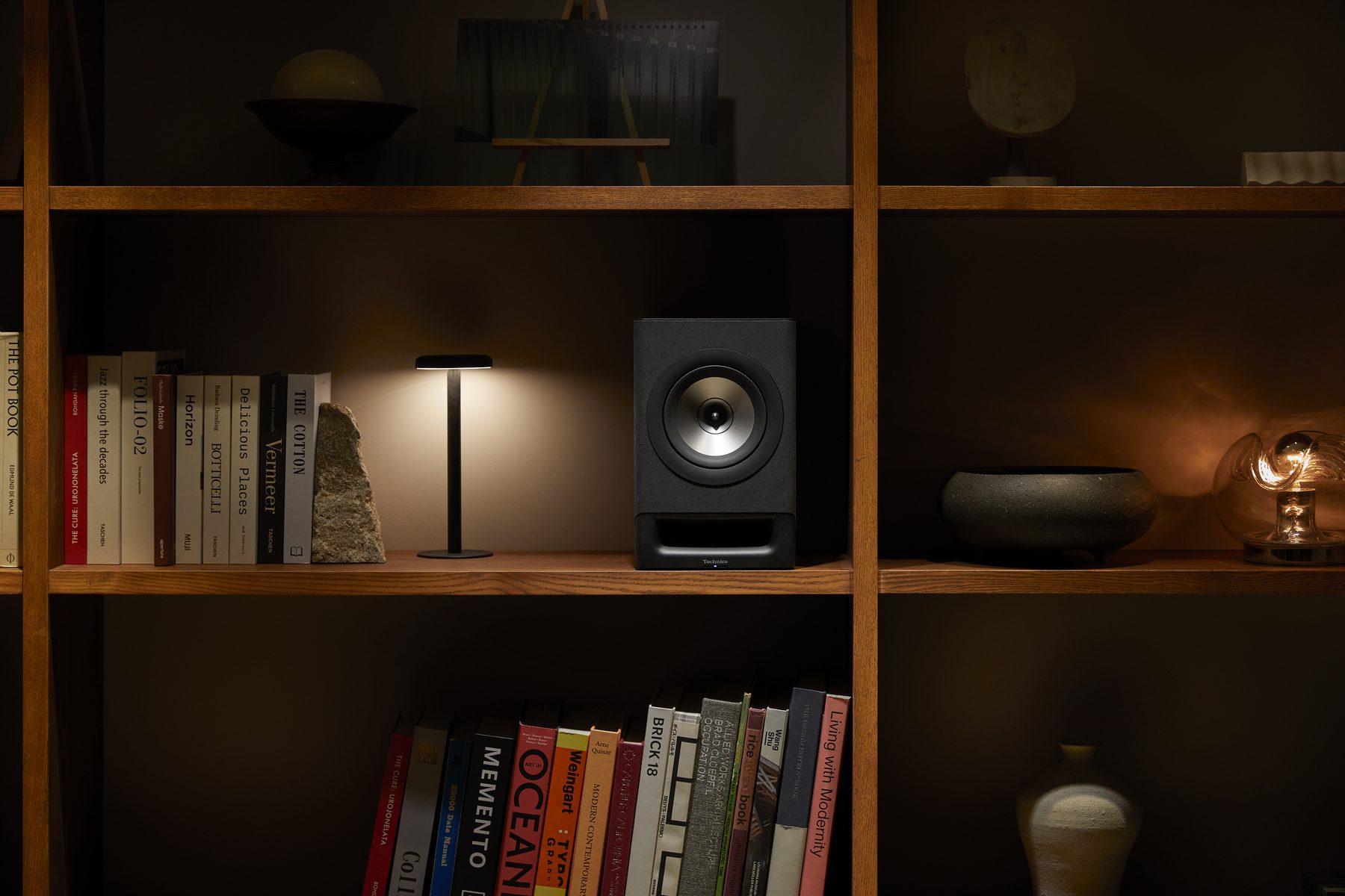 Technics SC-CX700 в интерьере гостиной